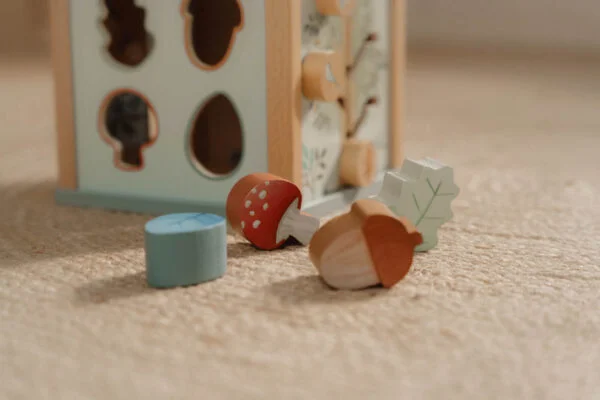 LD7231 Wooden Activity Cube Forest Friends 5 600x400 1