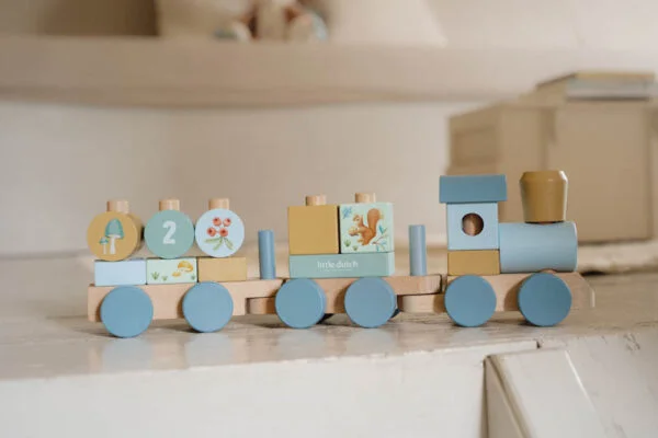 LD7254 Stacking Train Forest Friends 6 600x400 1