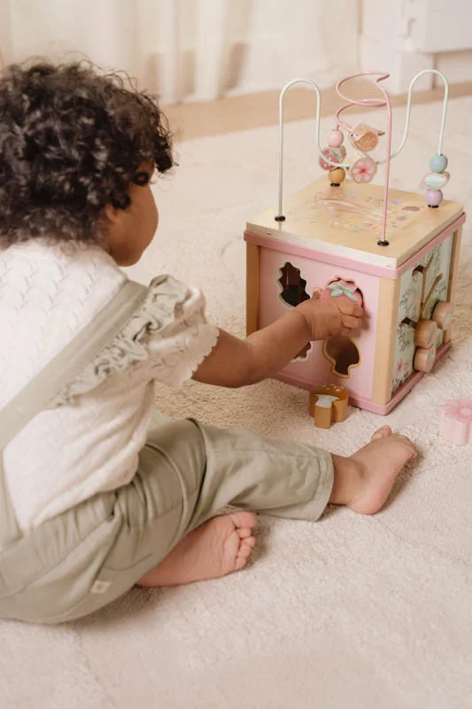 LD7331 Wooden Activity Cube Fairy Garden 4