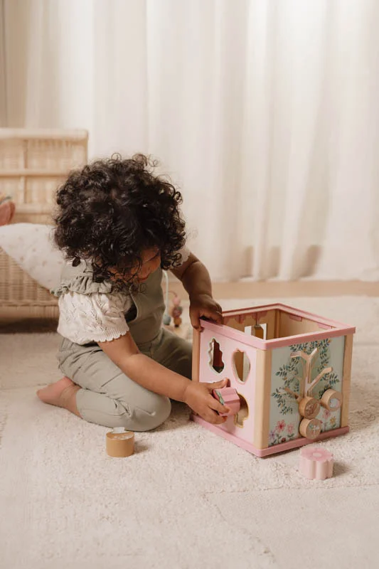 LD7331 Wooden Activity Cube Fairy Garden 5