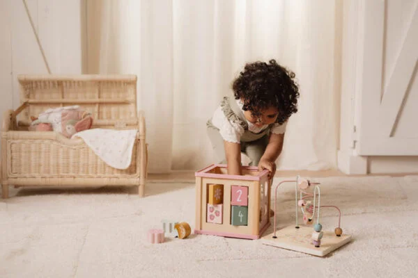 LD7331 Wooden Activity Cube Fairy Garden 9 600x400 1