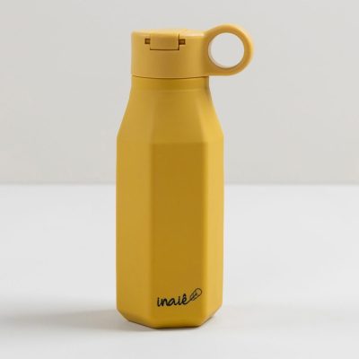 Garrafa de silicone amarelo mostarda  INAIE KIDS