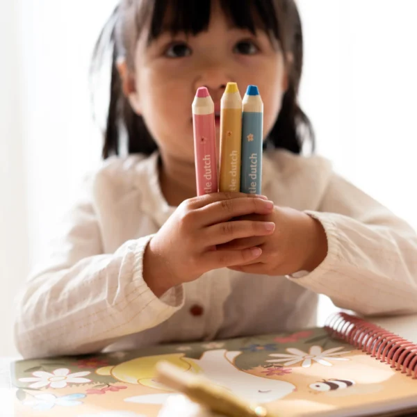 0032033 magisch kleurboek rosa 600x600 1