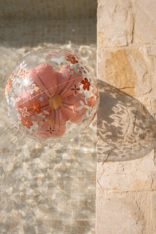 beach ball 3d figure pink flowers 2014448 1