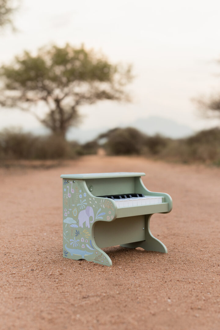 wooden-piano-green-safari-friends-LD7476-1 wooden piano green safari friends LD7476 1